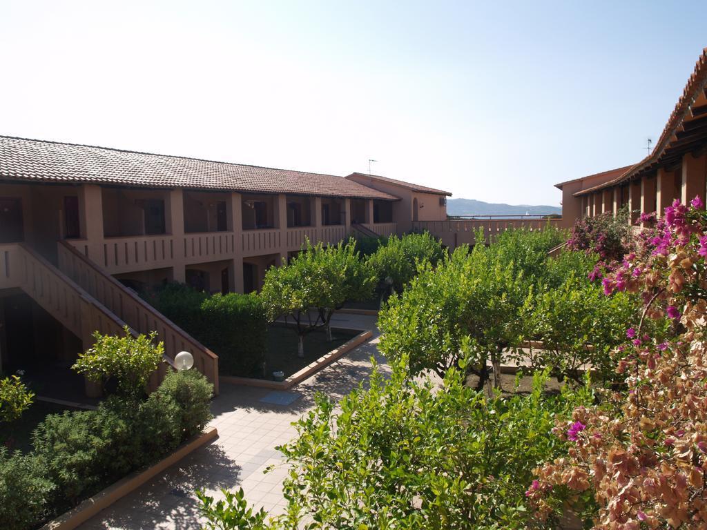 Club Esse Cala Bitta Hotel Бая Сардиния Екстериор снимка