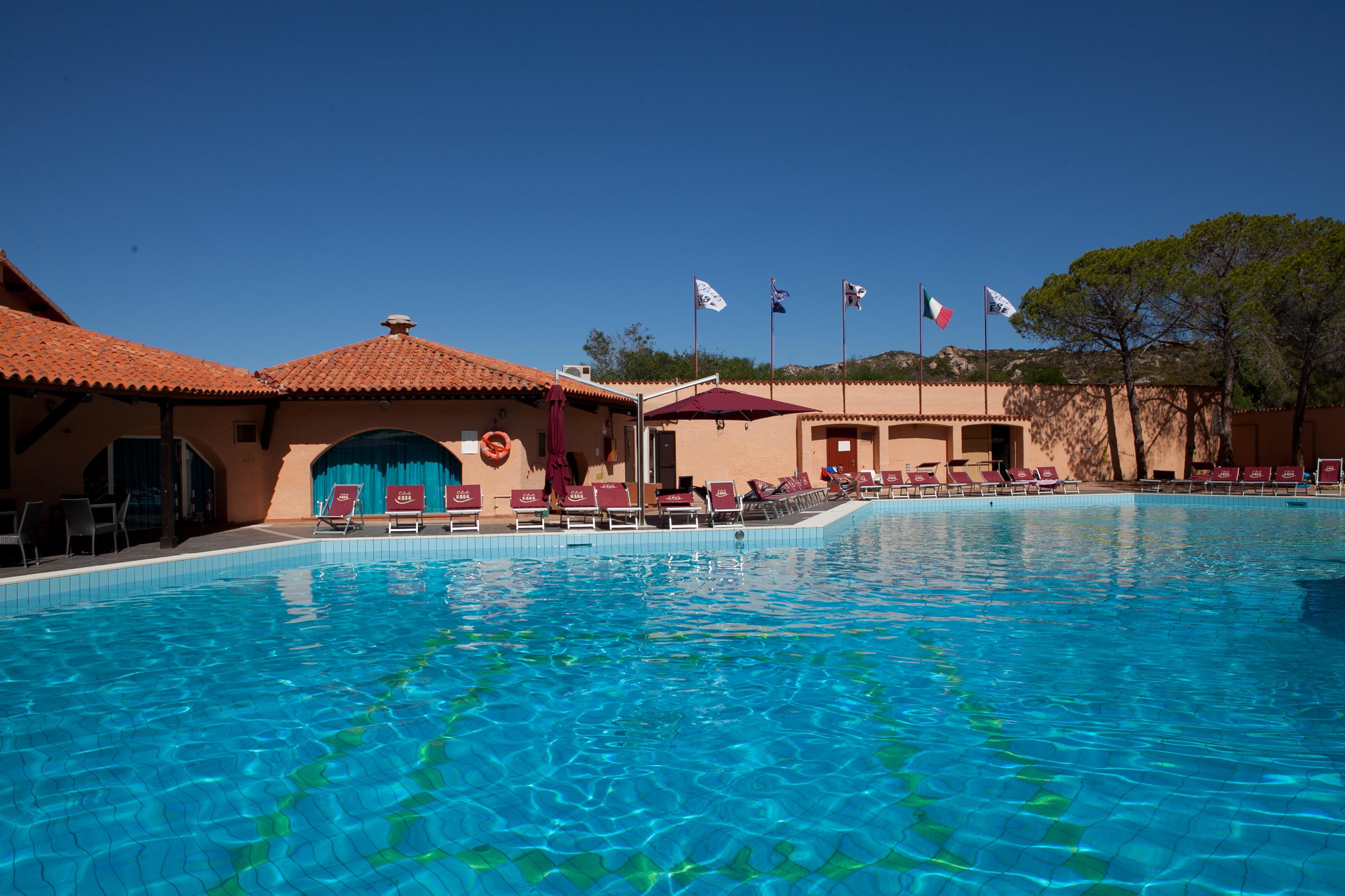Club Esse Cala Bitta Hotel Бая Сардиния Екстериор снимка