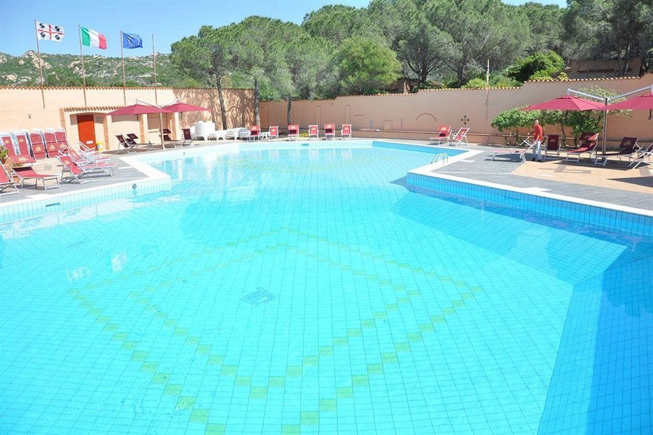 Club Esse Cala Bitta Hotel Бая Сардиния Екстериор снимка
